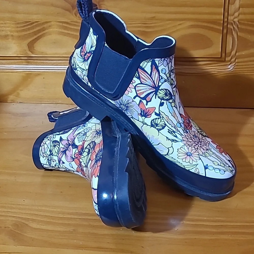 SakRoots Waterproof Floral Rain Booties 💐🌻🌷🌼🌹🌸 - Picture 1 of 10